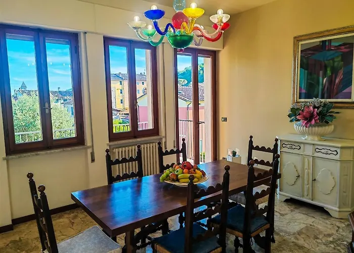 펜션 Bellissima Immersa Nelle Colline Lucchesi *